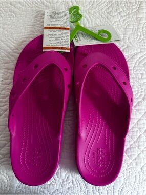 CROCS Women's Magenta Flip Sandals